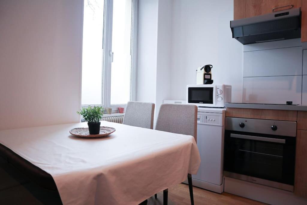 Appartement Entier, Proche Tram-Train Et Commodites, Parking Gratuit Mulhouse Eksteriør bilde